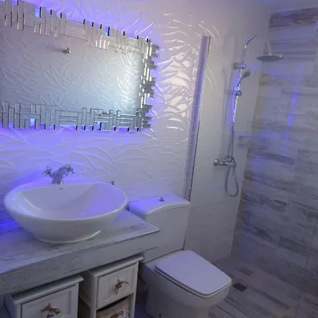 Golden Dreams & Perfect For ***** Apartman