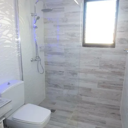 Apartment Golden Dreams & Perfect For ***** *