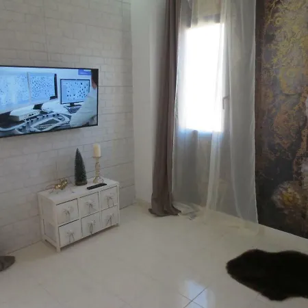 Апартаменты Golden Dreams & Perfect For ***** Адехе