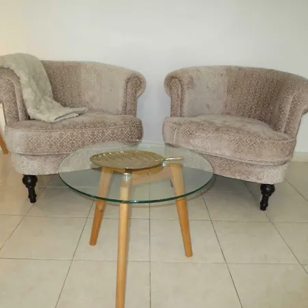 Golden Dreams & Perfect For ***** Apartment *