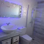 Golden Dreams & Perfect For ***** Apartment