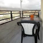 Apartment Golden Dreams & Perfect For ***** *